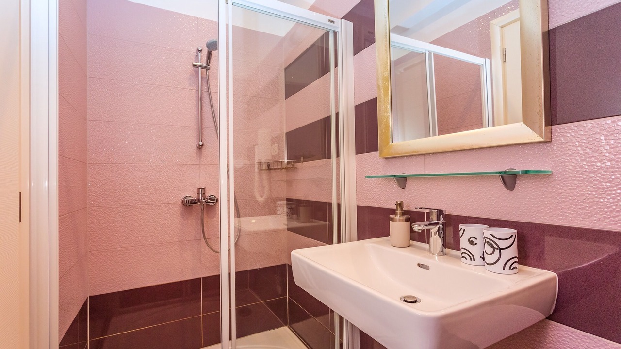 Photo of Bathroom in Duce