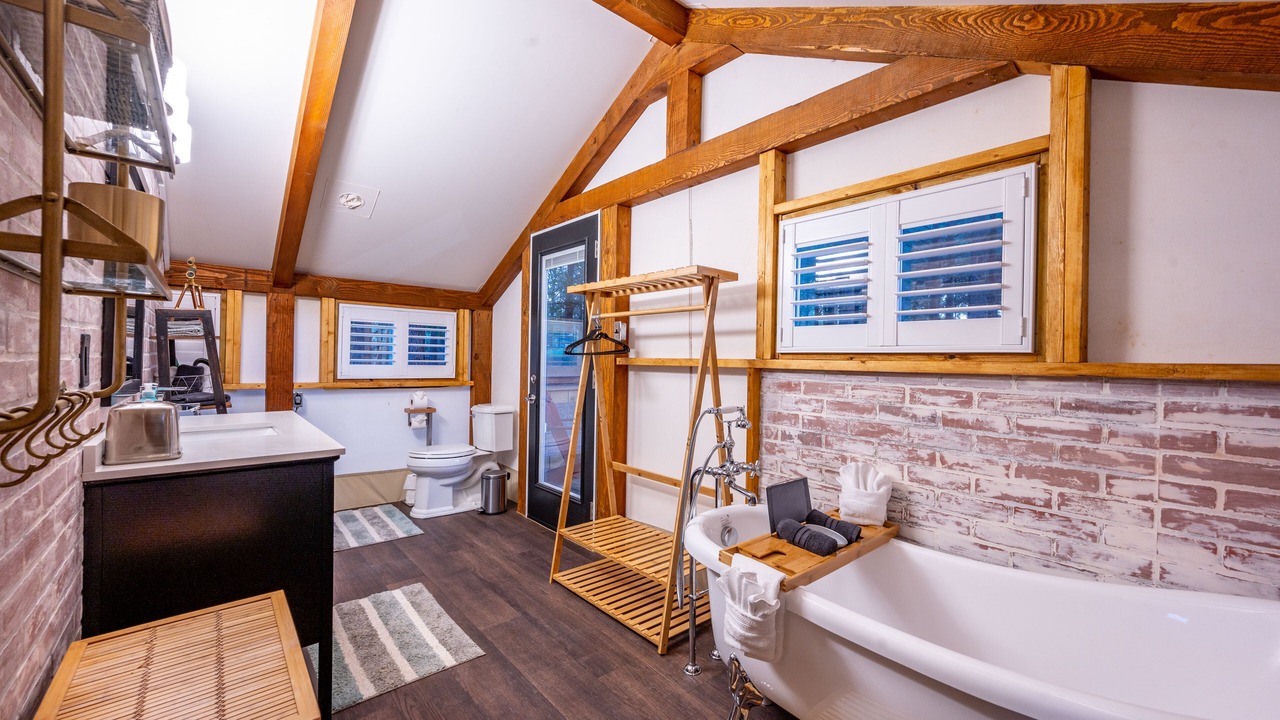 Photo of Bathroom in Golden
