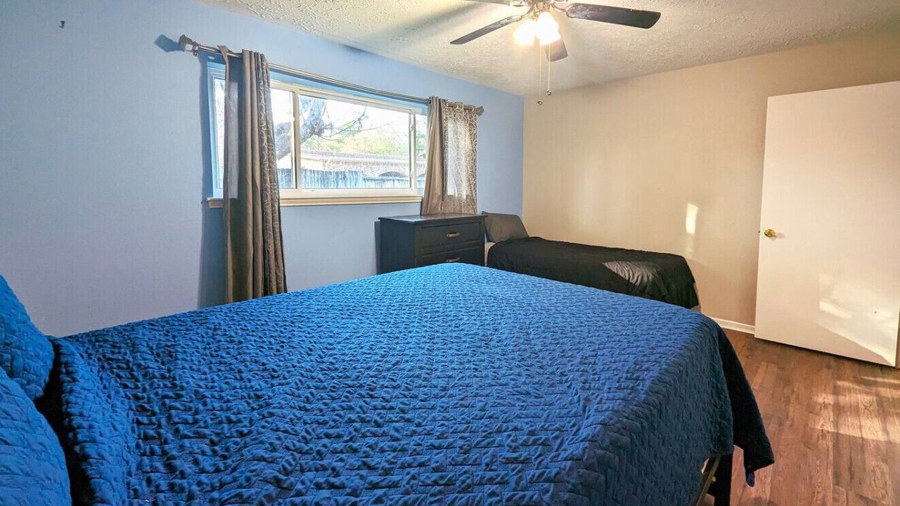 Photo of Bedroom in Humble
