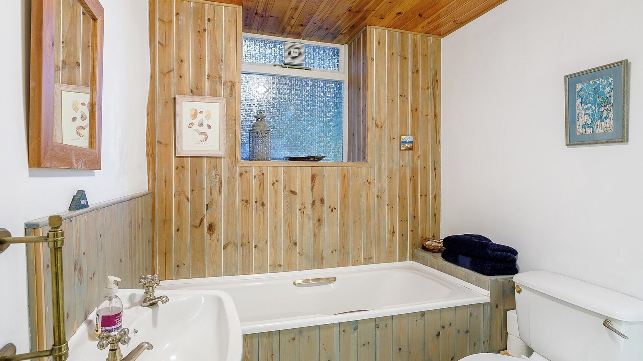 Photo of Bathroom in Little Hayfield