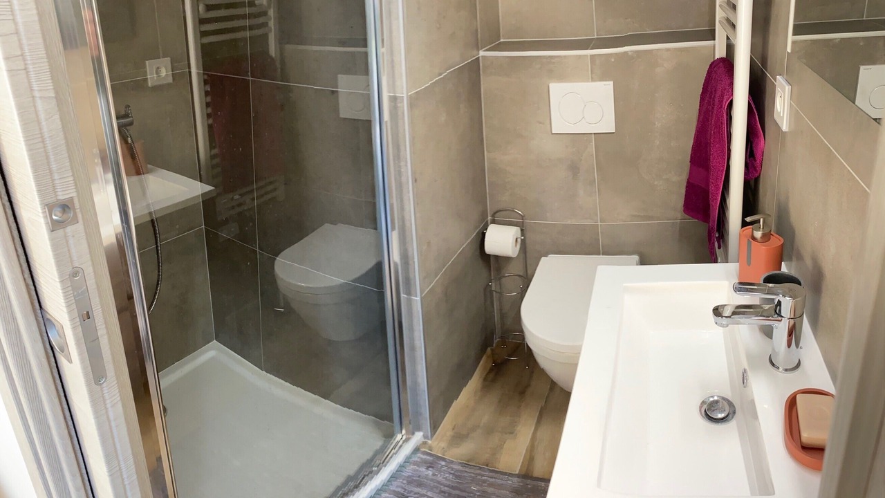 Photo of Bathroom in Saint-Come-de-Fresne