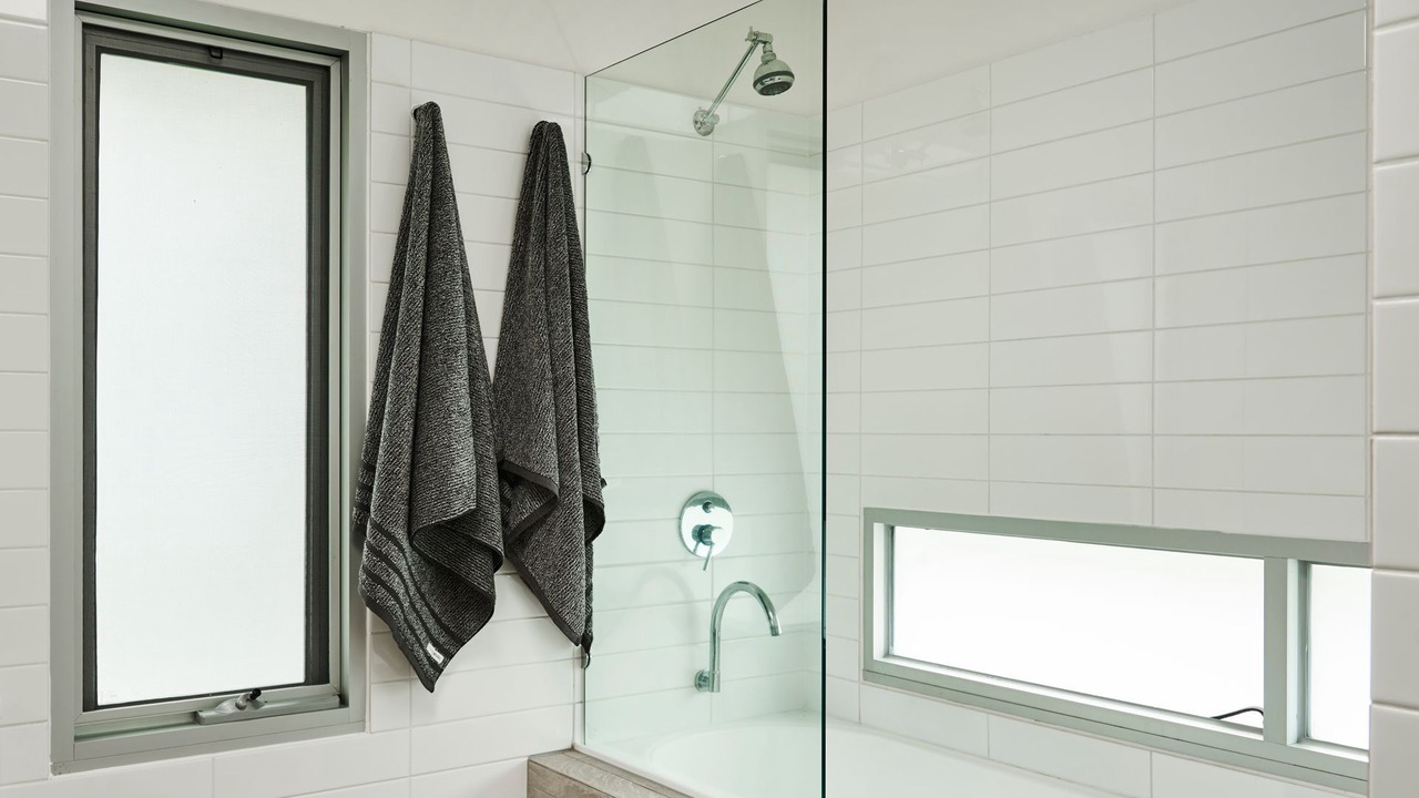 Photo of Bathroom in Lorne