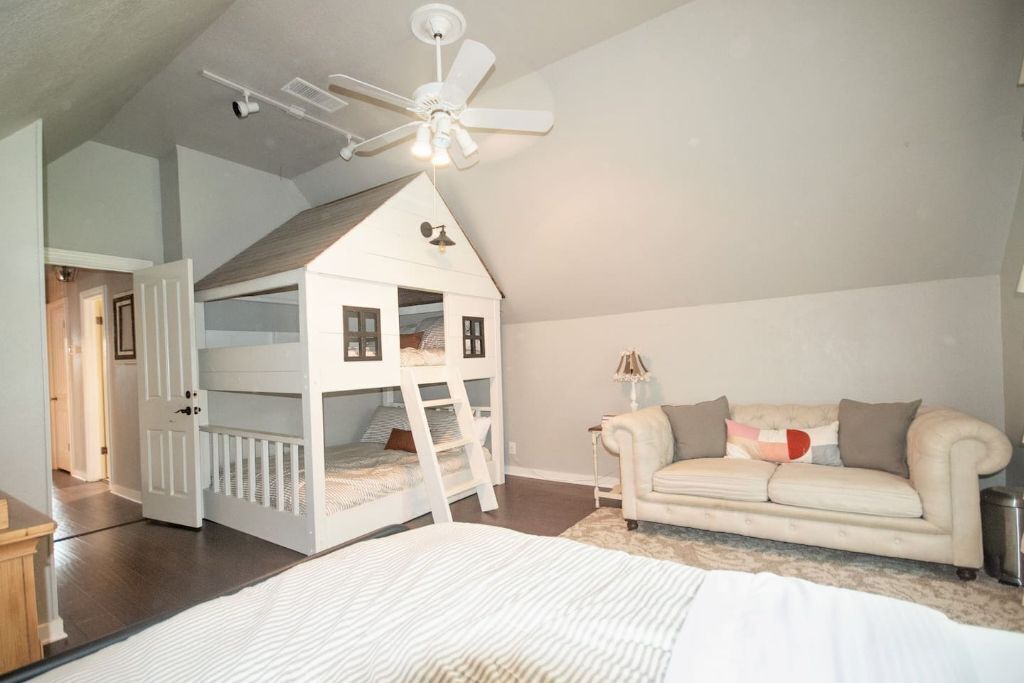 Photo of Bedroom in Manchaca