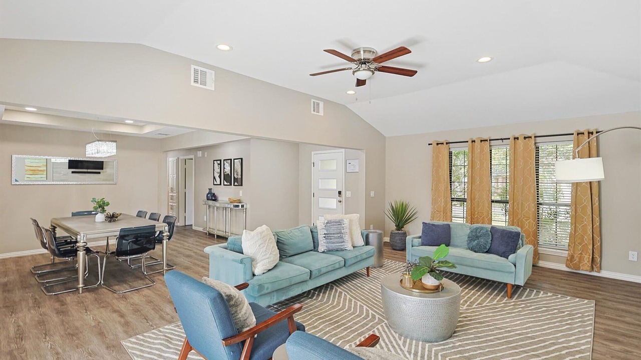 Photo of Livingroom in Allen