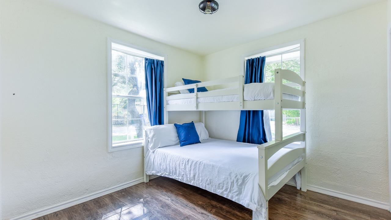 Photo of Bedroom in Yacht Harbor