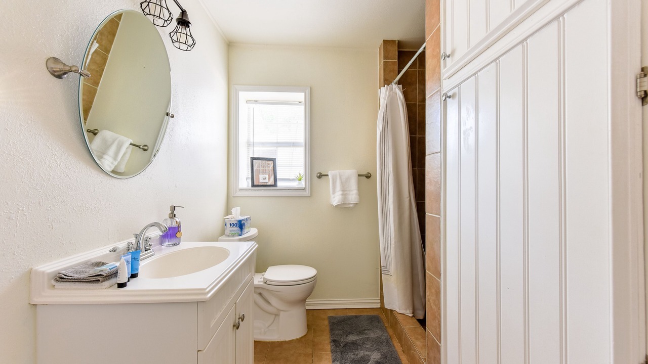 Photo of Bathroom in Yacht Harbor