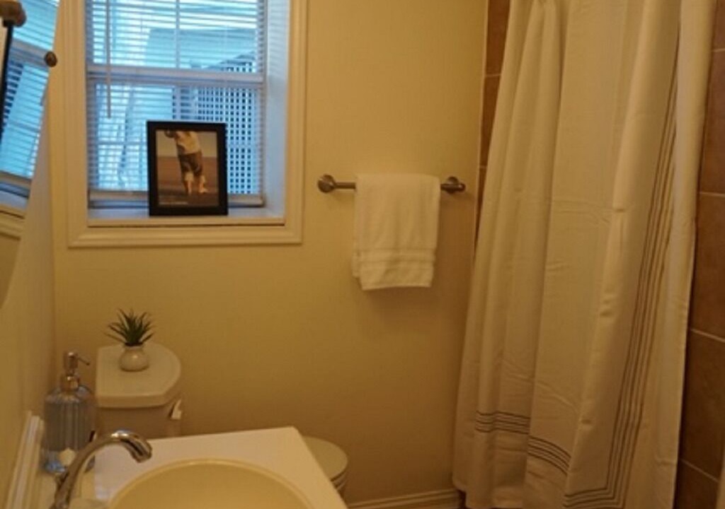 Photo of Bathroom in Yacht Harbor