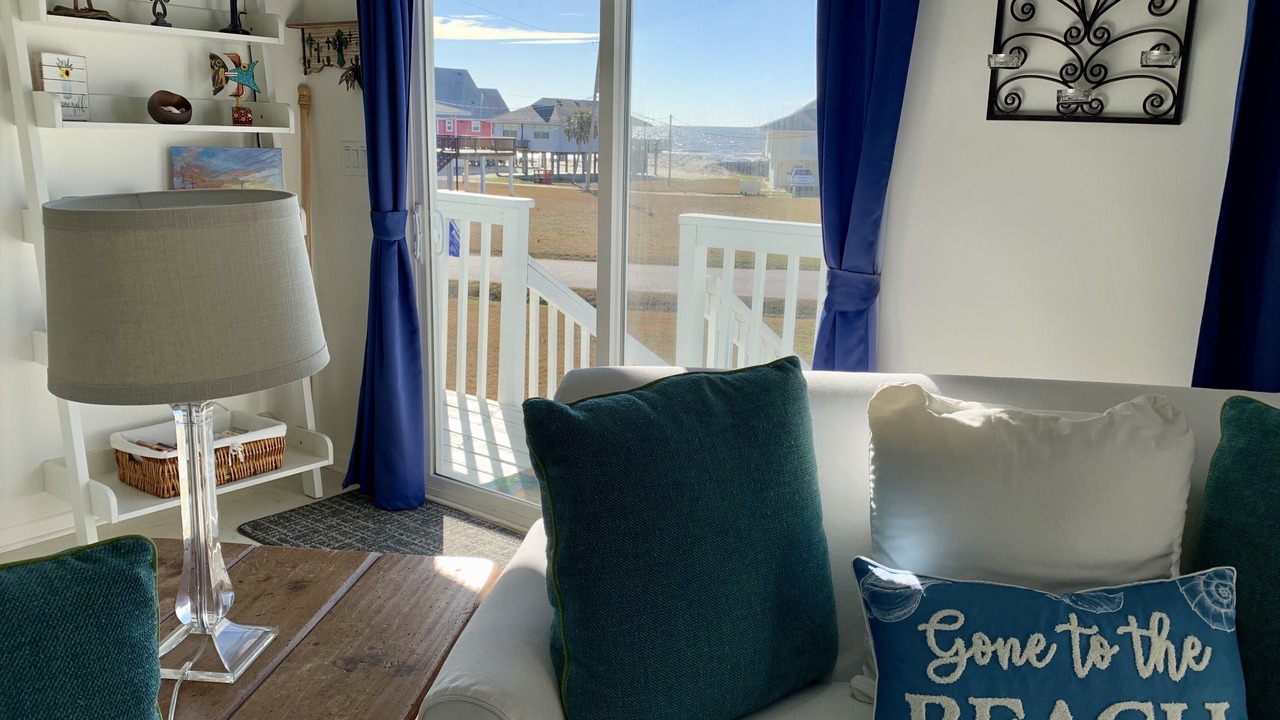Photo of Livingroom in Jamaica Beach