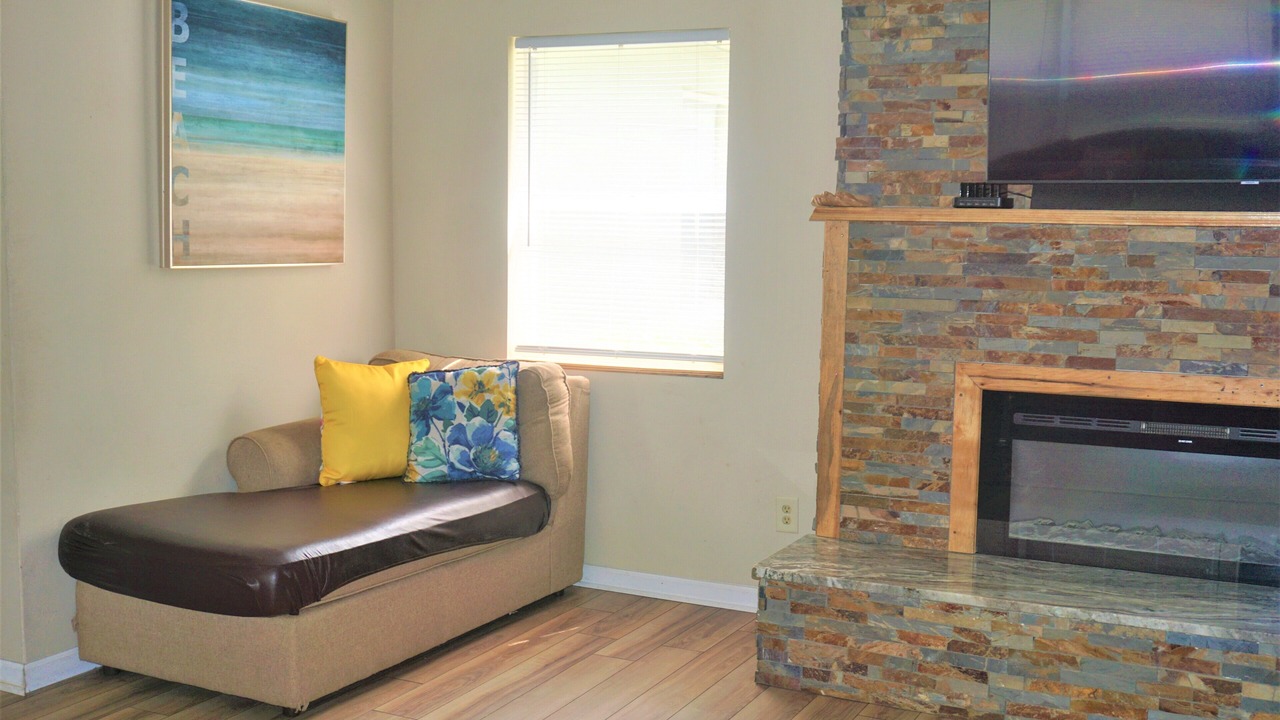 Photo of Livingroom in Kingston