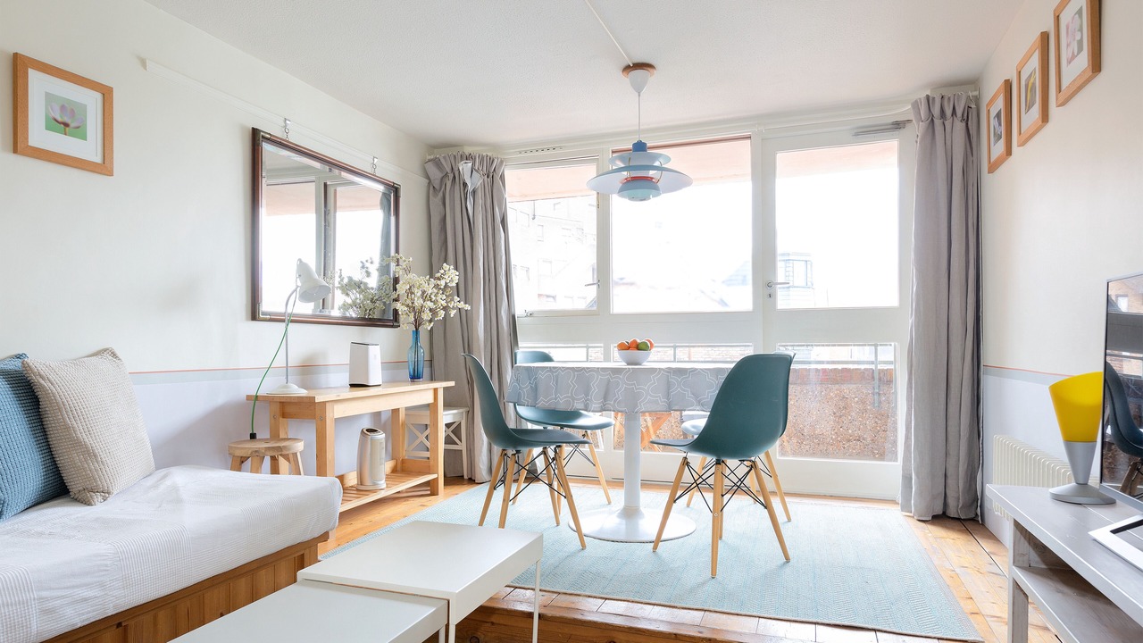 Photo of Livingroom in Tower Hill