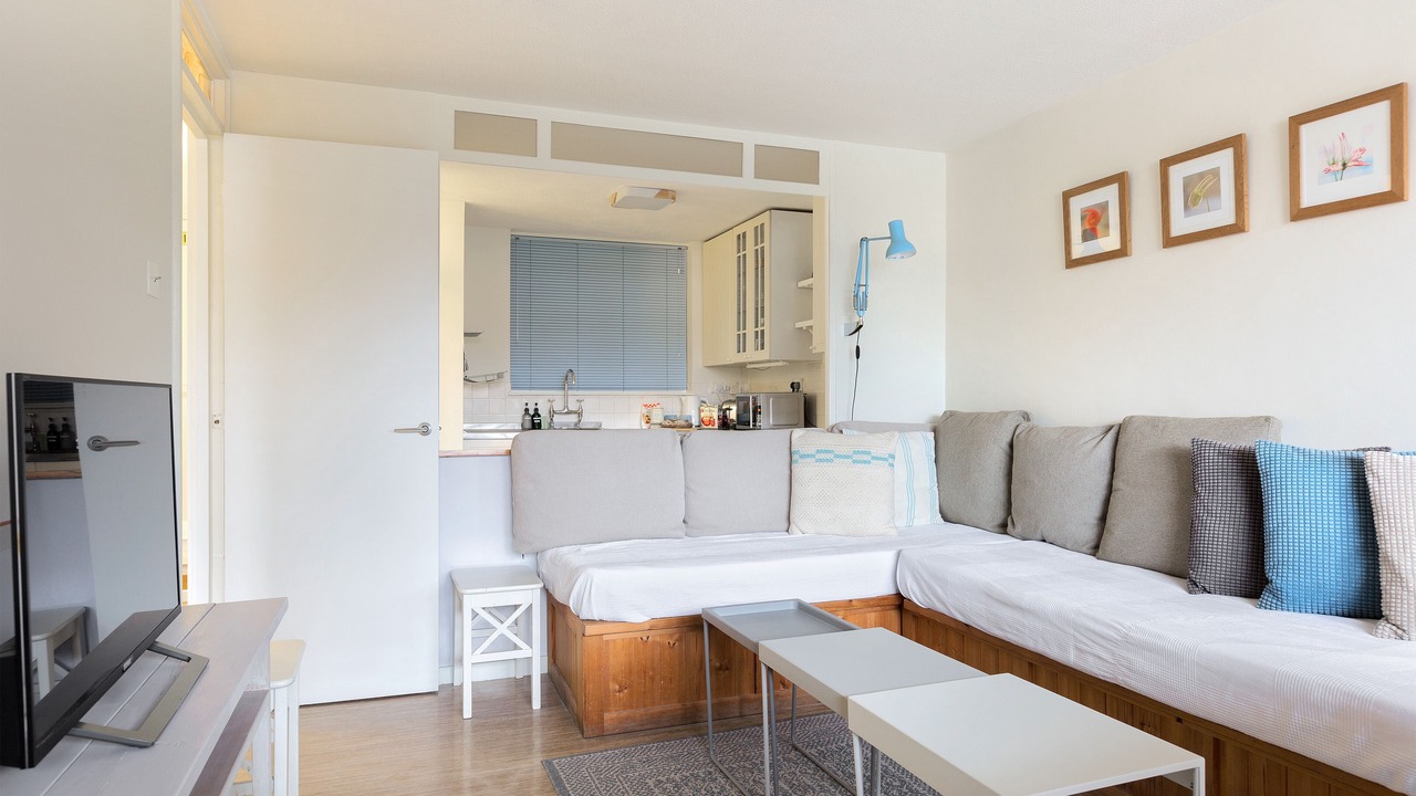 Photo of Livingroom in Tower Hill