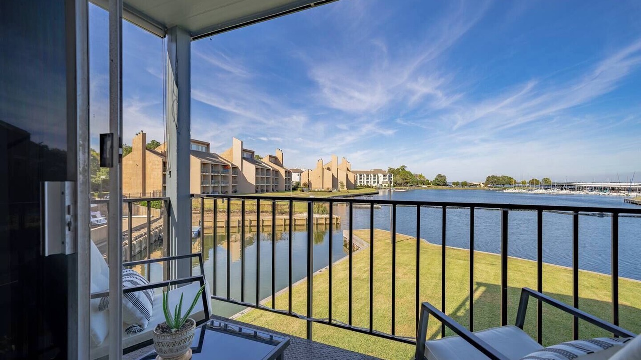 Photo of Patio Balcony in Walden on Lake Conroe