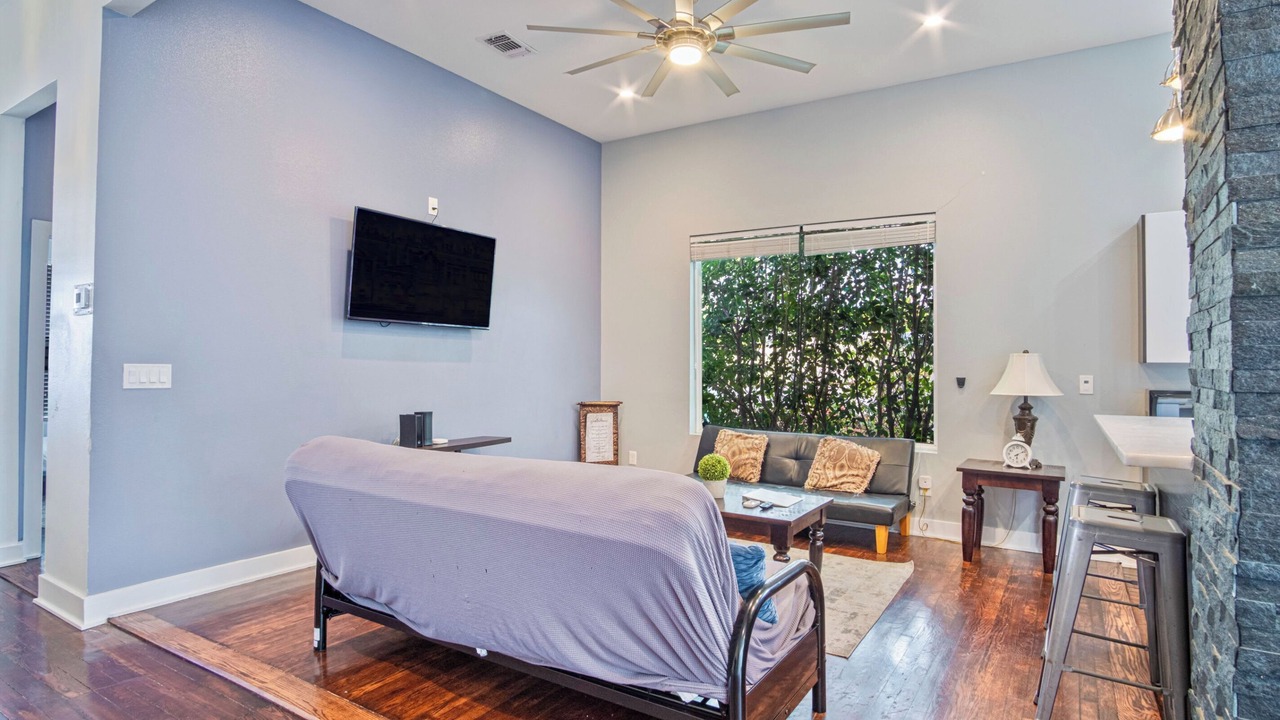 Photo of Livingroom in Near East Side