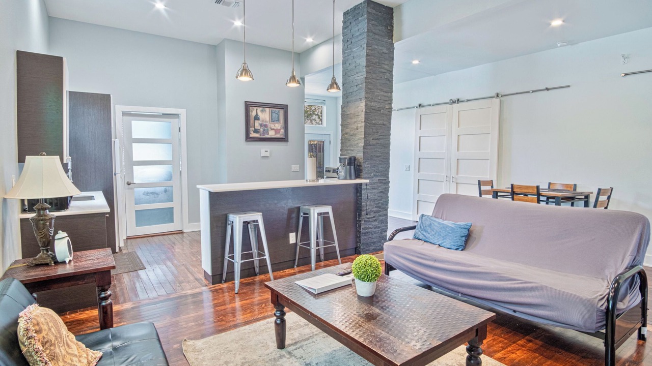 Photo of Livingroom in Near East Side