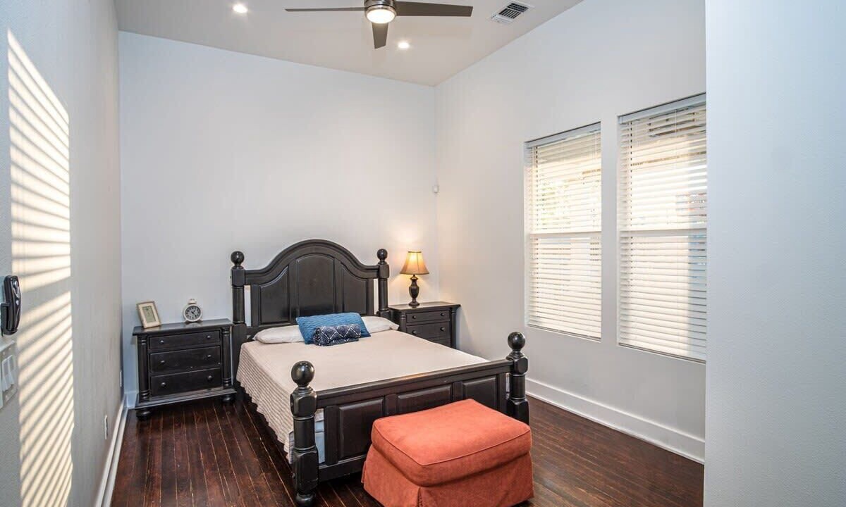 Photo of Bedroom in Near East Side
