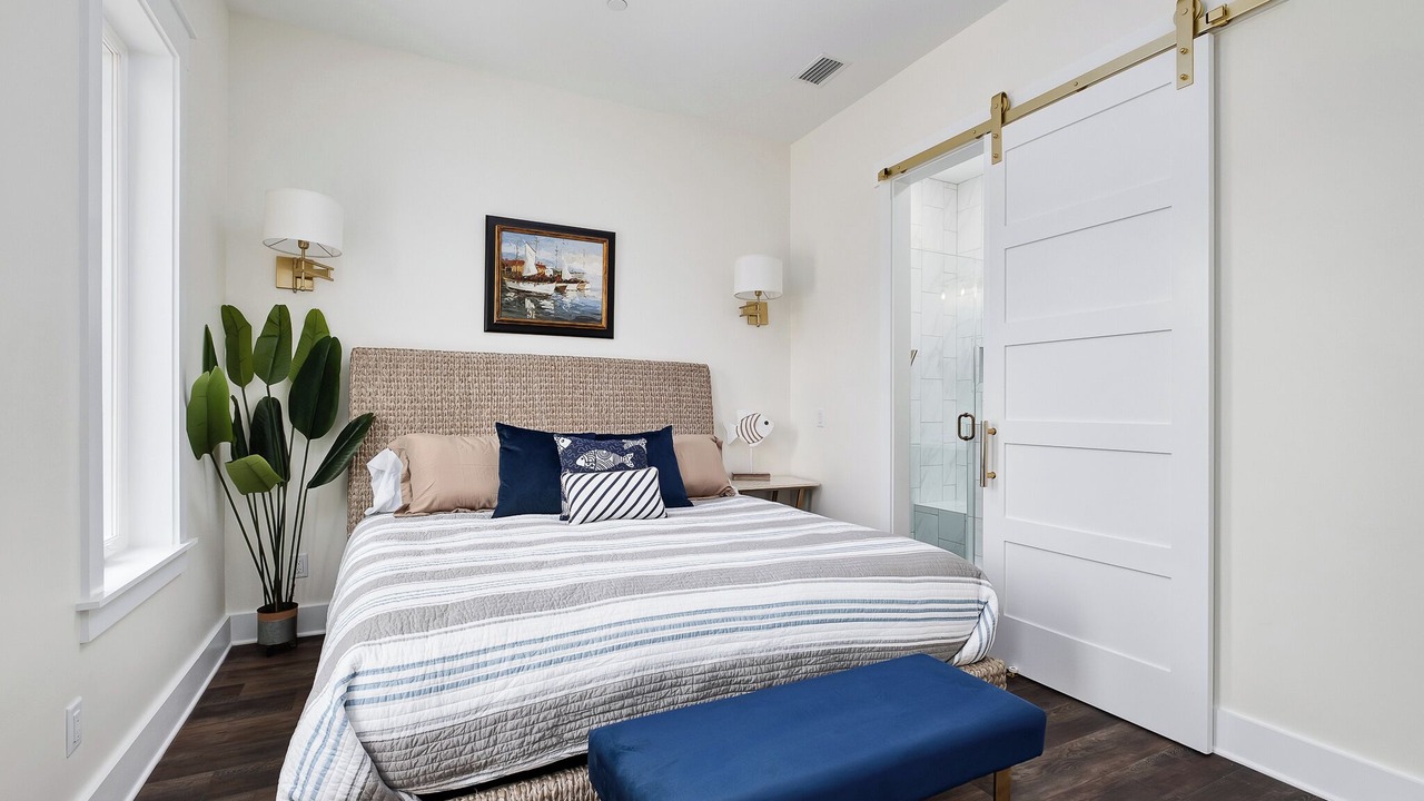 Photo of Bedroom in Laguna Beach Estates