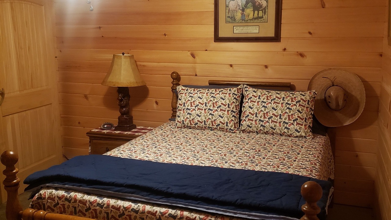 Photo of Bedroom in Reed Creek