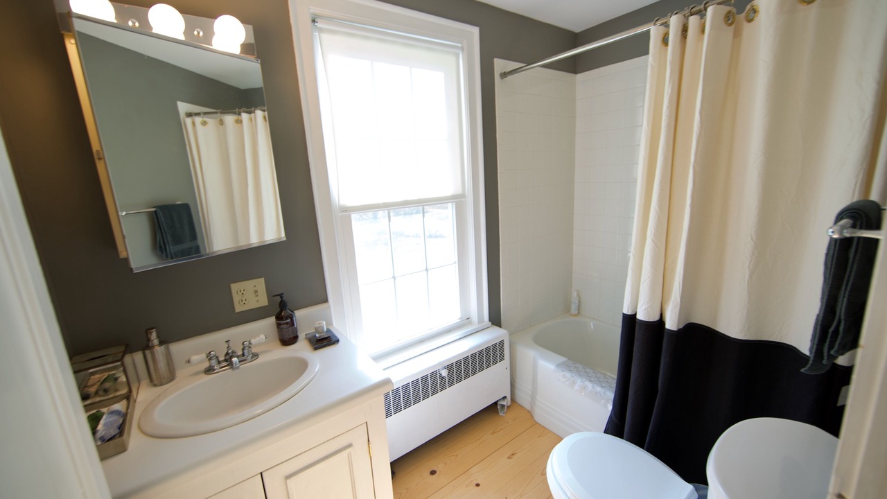 Photo of Bathroom in Hillsdale