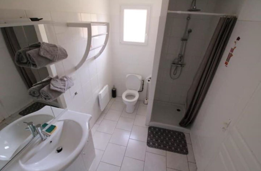 Photo of Bathroom in Giffaumont-Champaubert