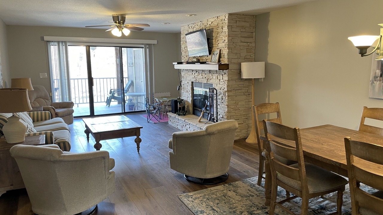 Photo of Livingroom in Osage Beach