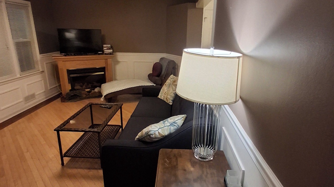 Photo of Livingroom in McHenry