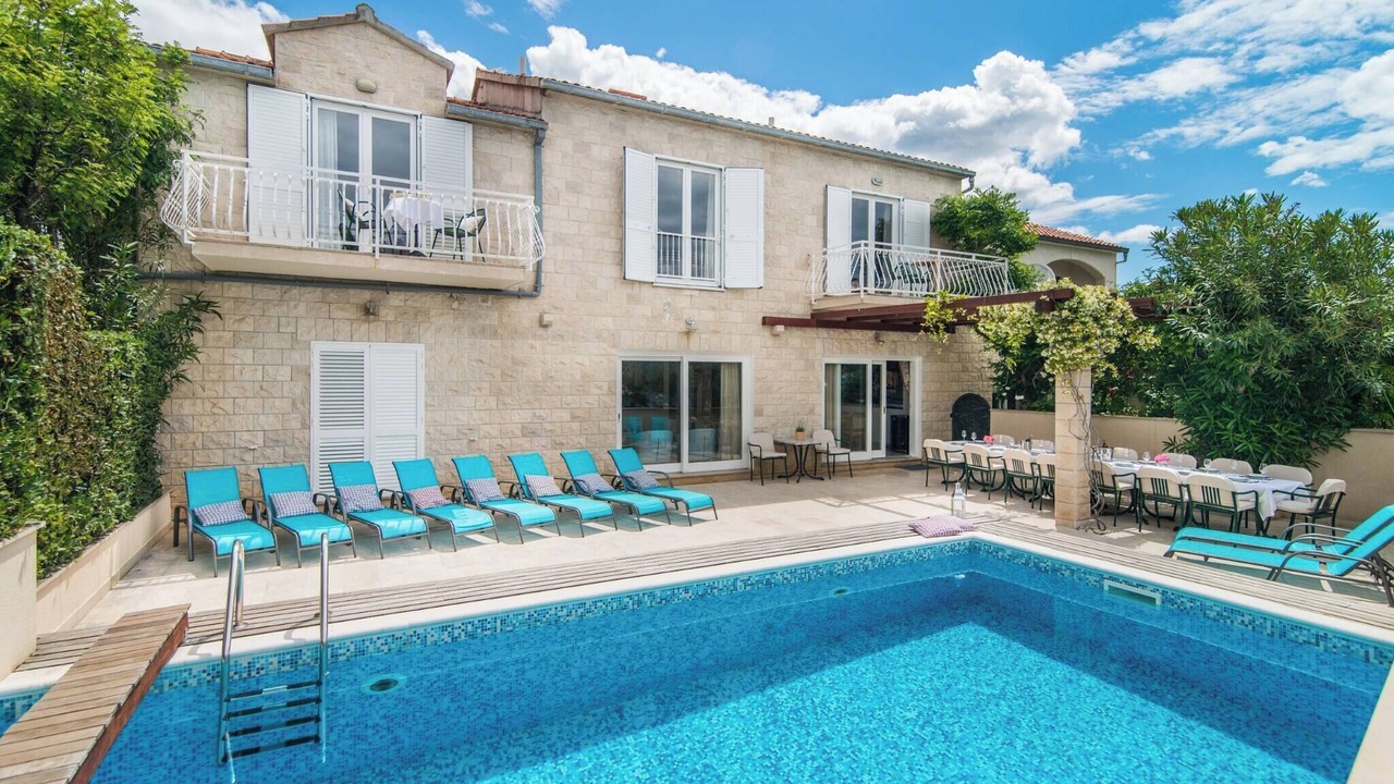 Photo of Outdoor in Mirce
