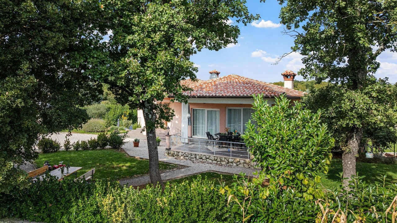 Photo of Patio Balcony in Marceljani