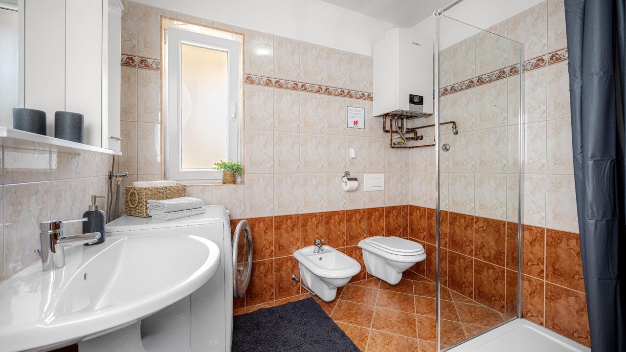 Photo of Bathroom in Marceljani