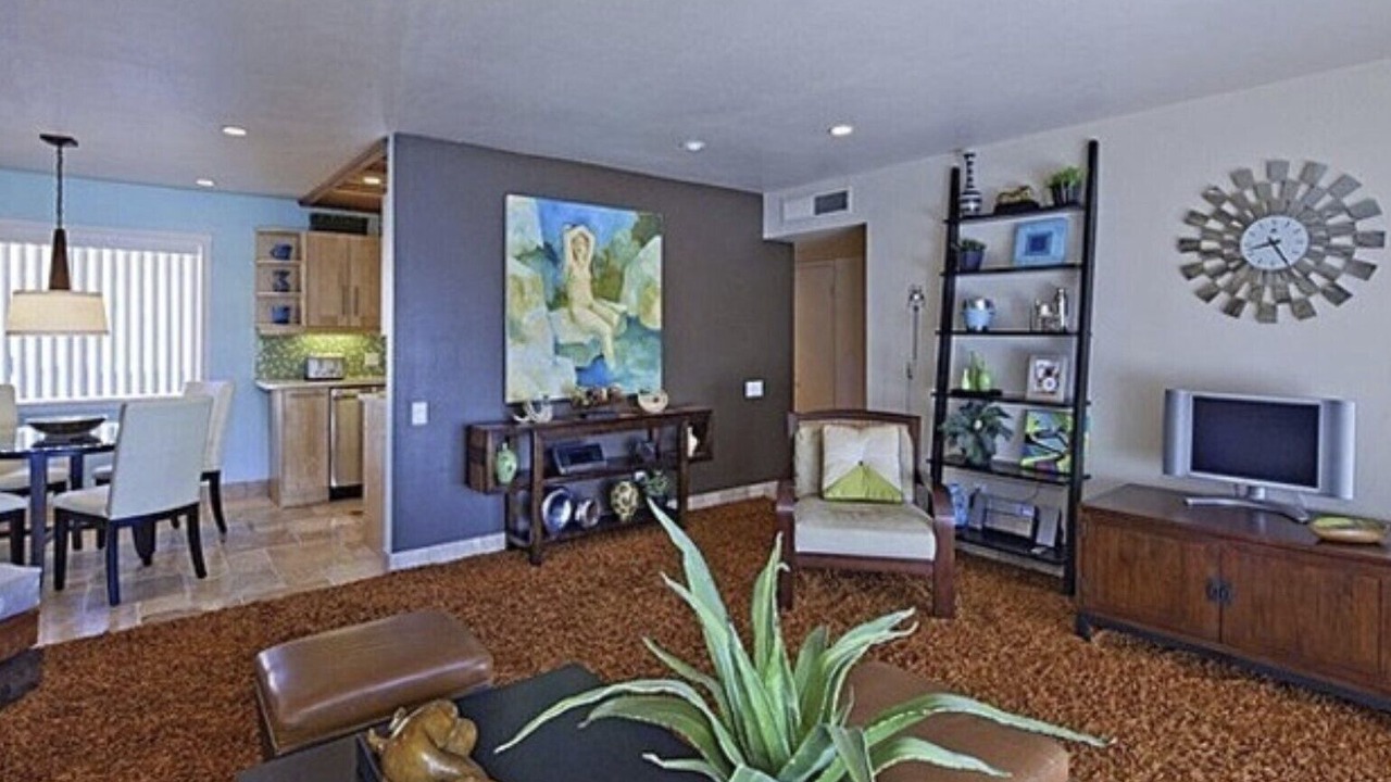 Photo of Livingroom in Canyon Corridor
