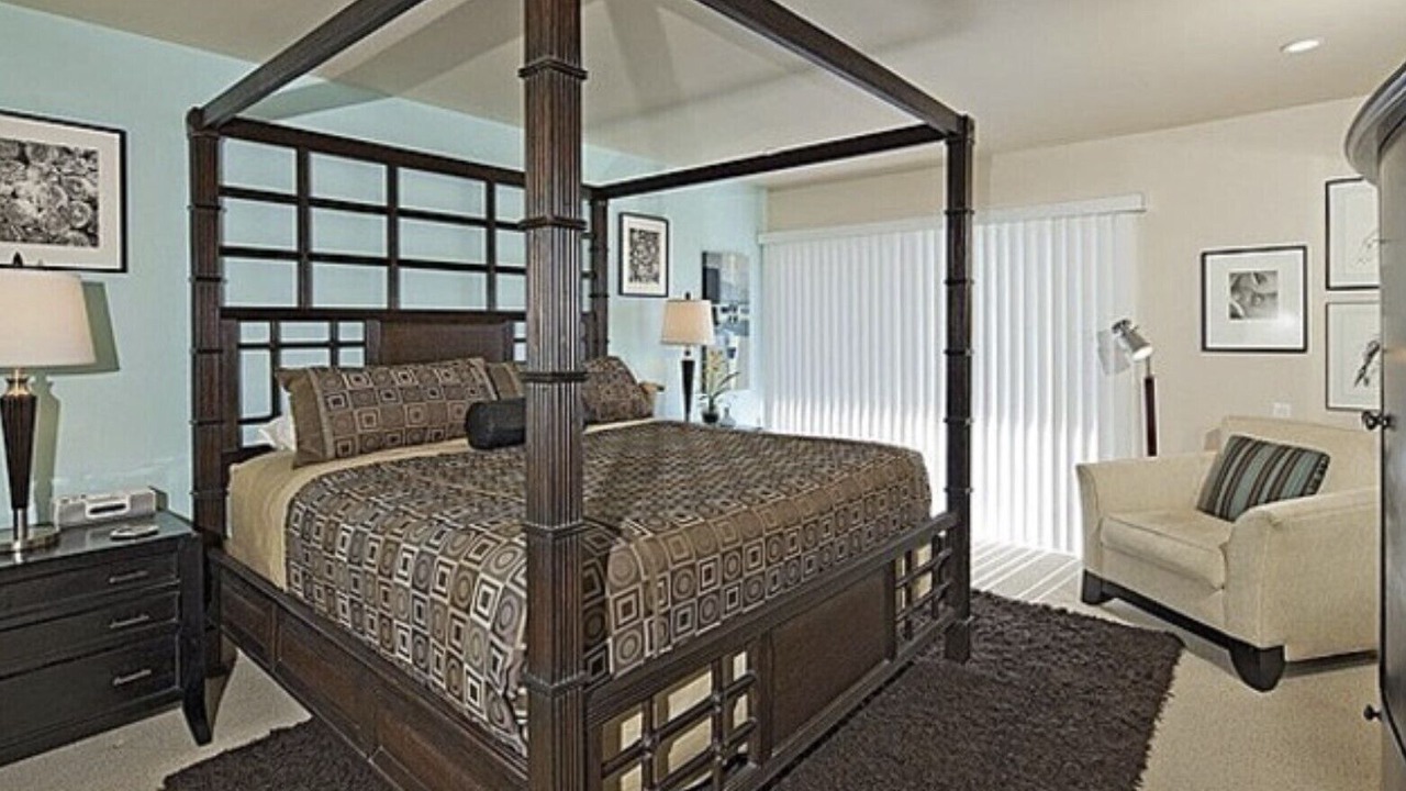 Photo of Bedroom in Canyon Corridor