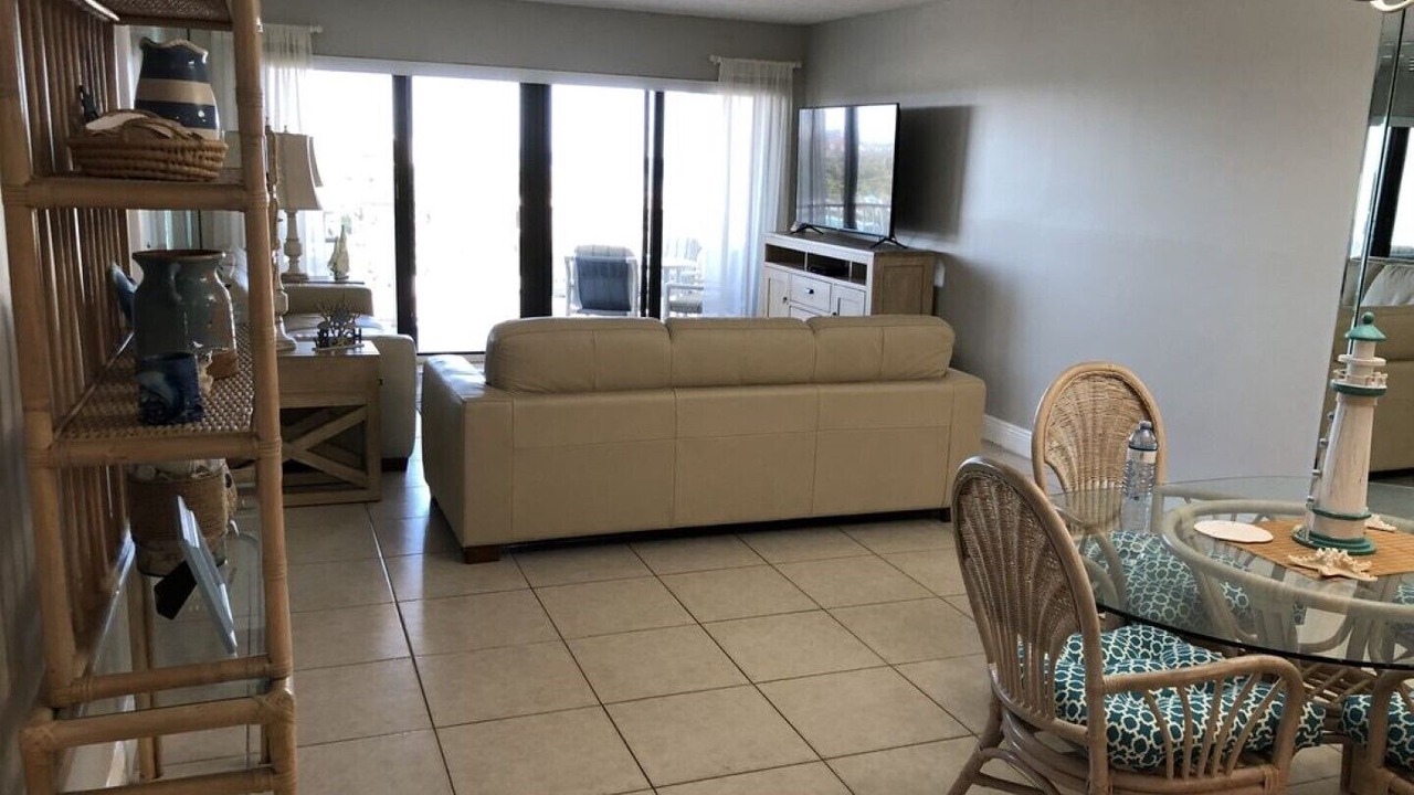 Photo of Livingroom in Cocoa Isles