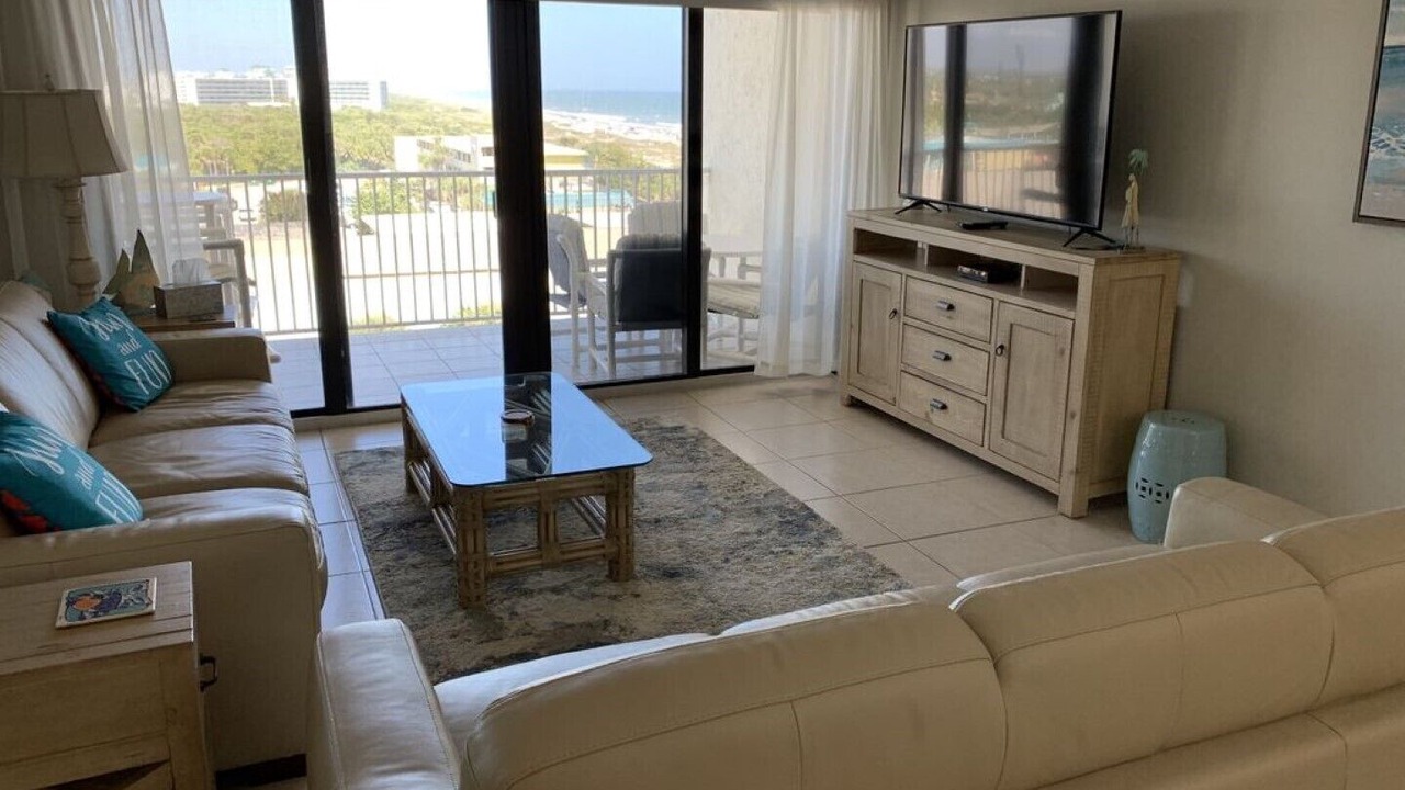 Photo of Livingroom in Cocoa Isles