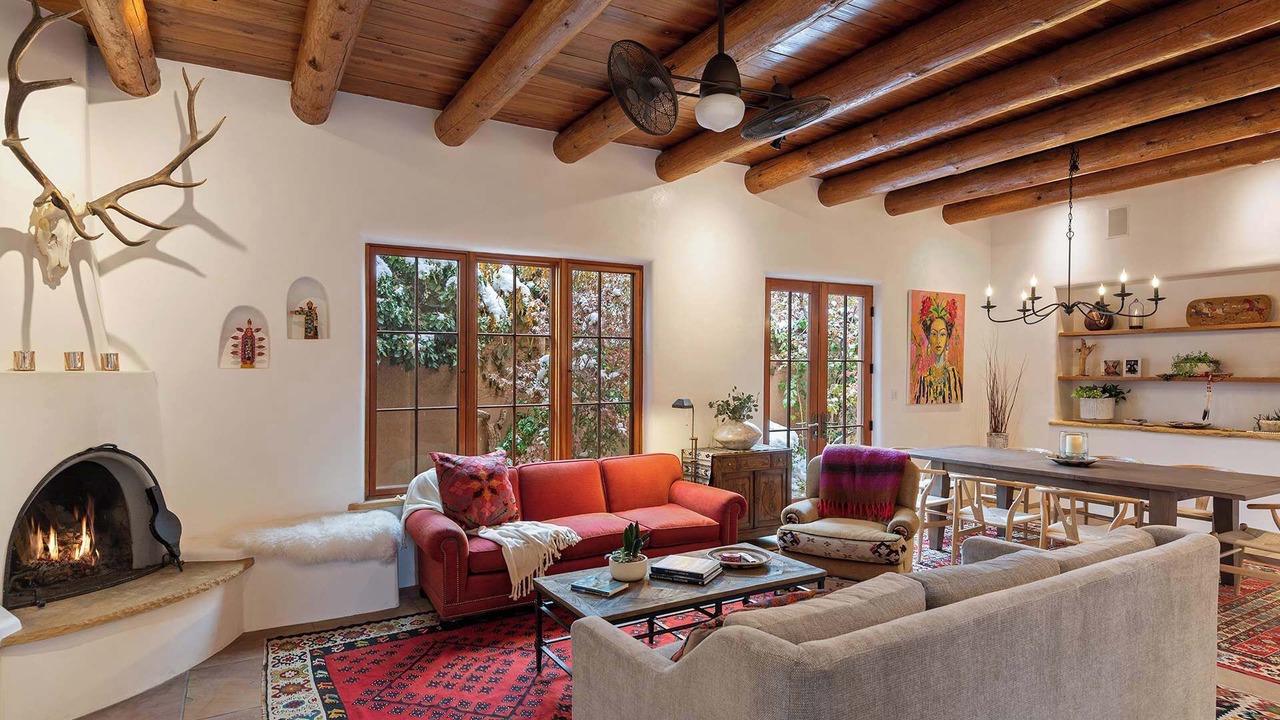 Photo of Livingroom in Historic Eastside