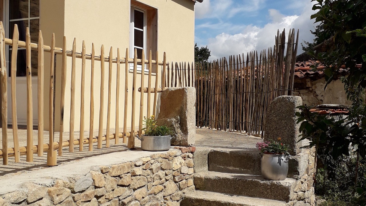 Photo of Outdoor in Nesmy