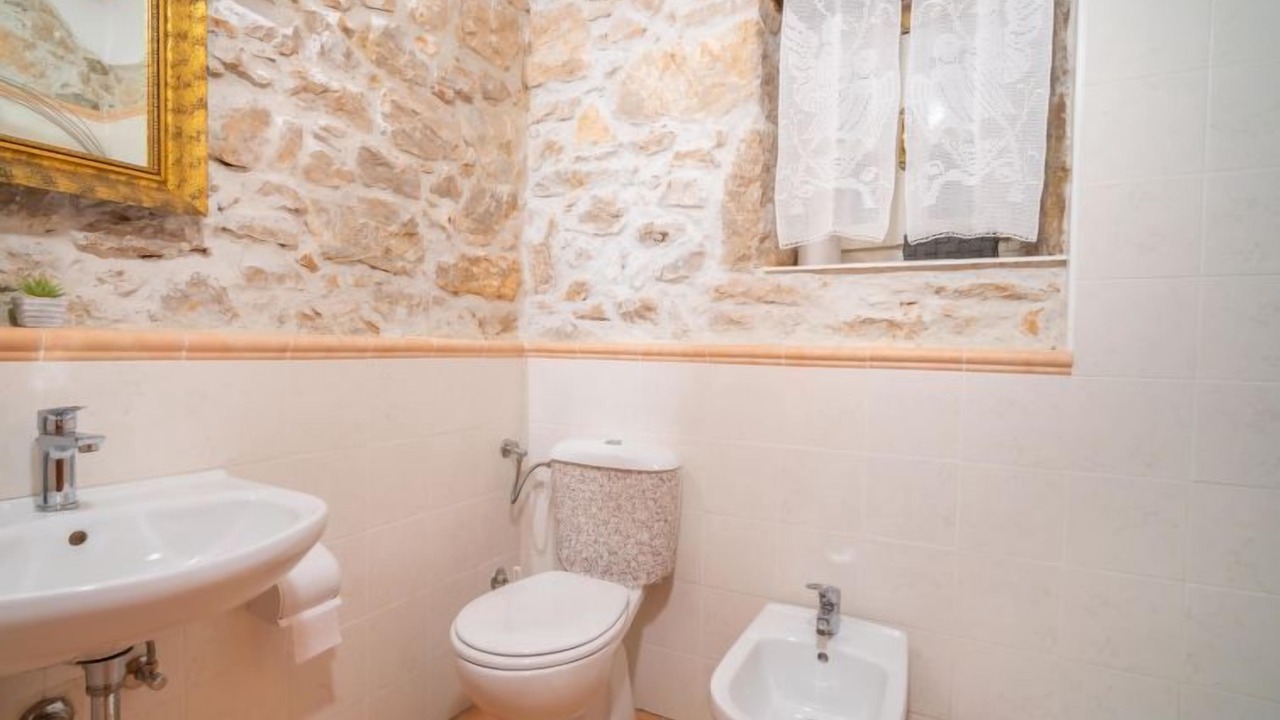 Photo of Bathroom in Sucici