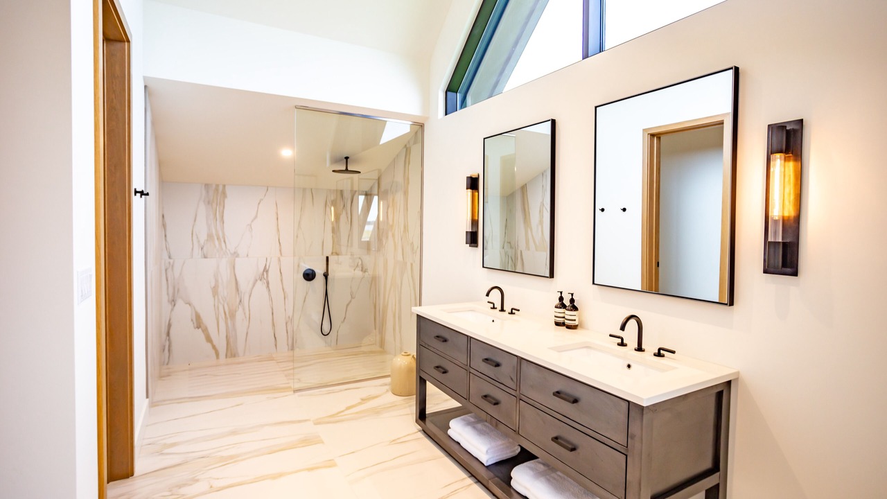 Photo of Bathroom in Anglo Rustico