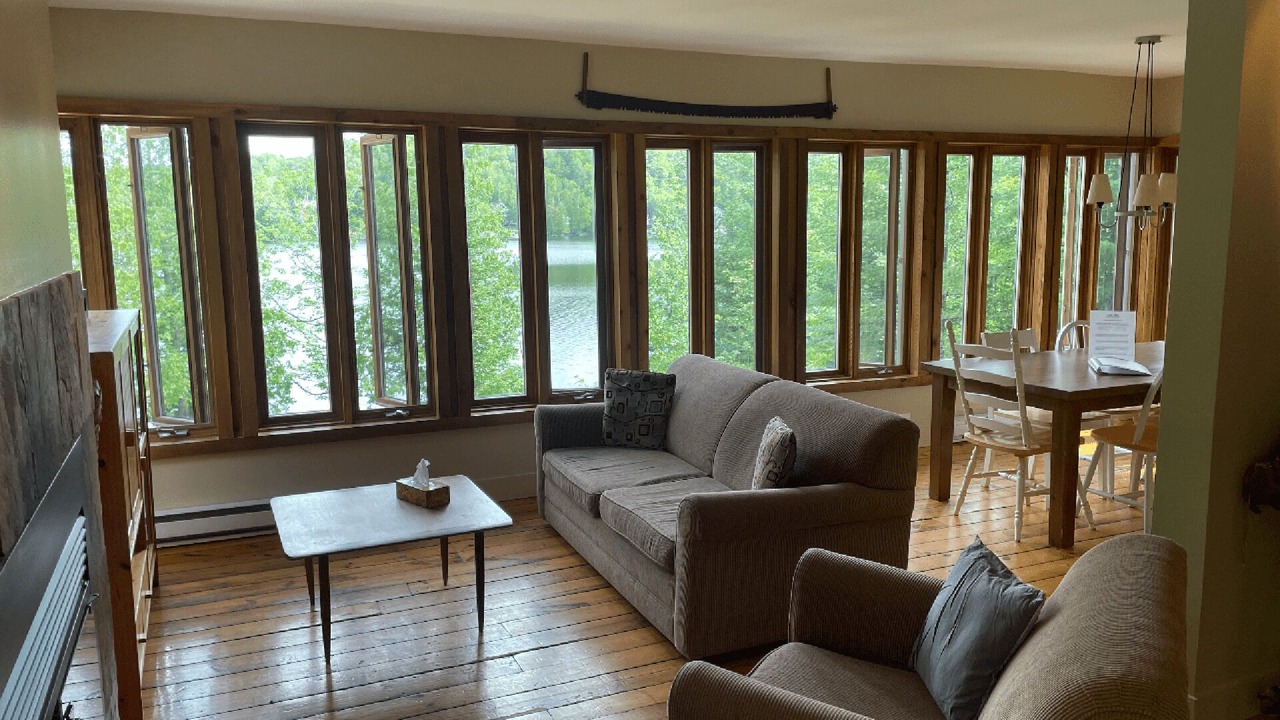 Photo of Livingroom in Chertsey