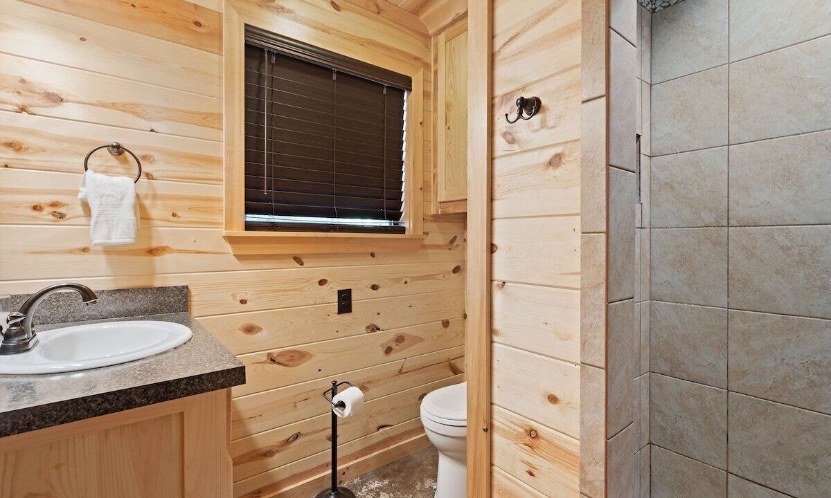Photo of Bathroom in Golden
