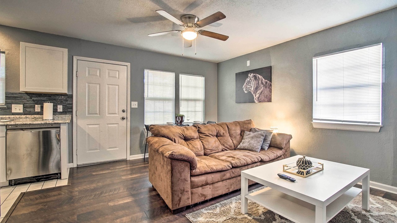 Photo of Livingroom in Lee's Summit