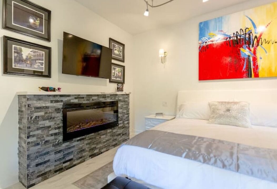 Photo of Bedroom in Eureka Springs Historic District