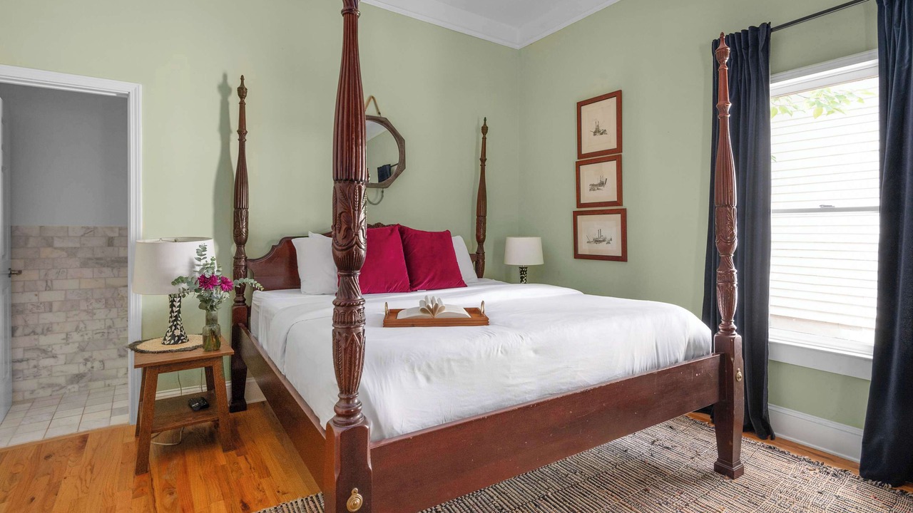 Photo of Bedroom in Cabbagetown
