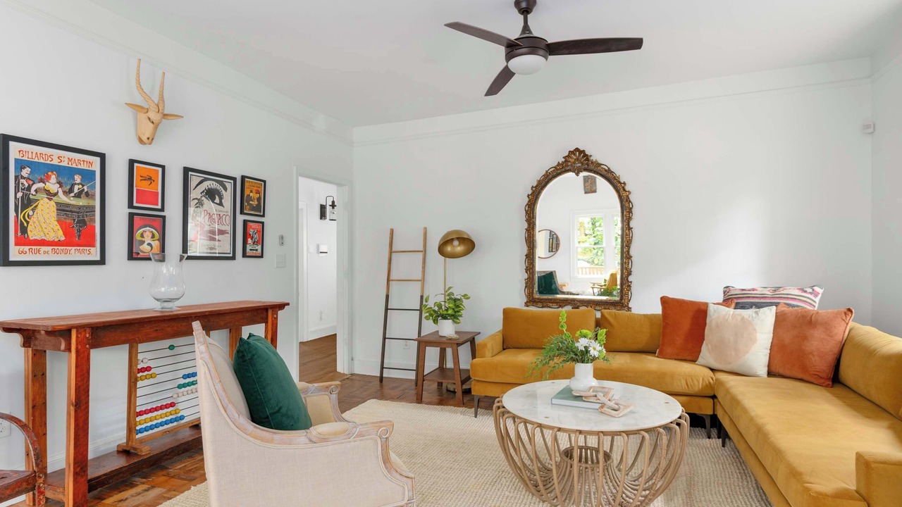 Photo of Livingroom in Cabbagetown