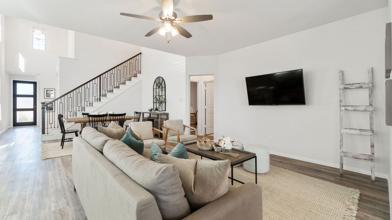 Photo of Livingroom in Cypress