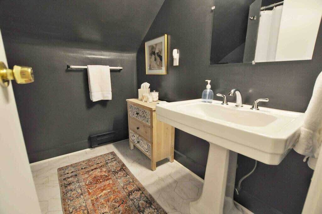 Photo of Bathroom in Hyde Park