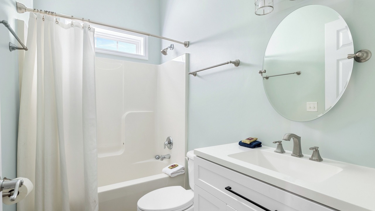 Photo of Bathroom in Waters Edge