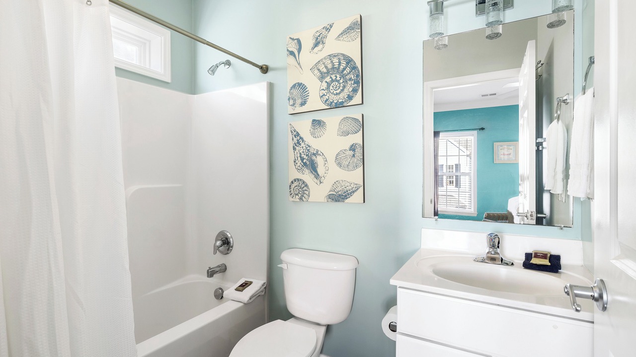 Photo of Bathroom in Waters Edge