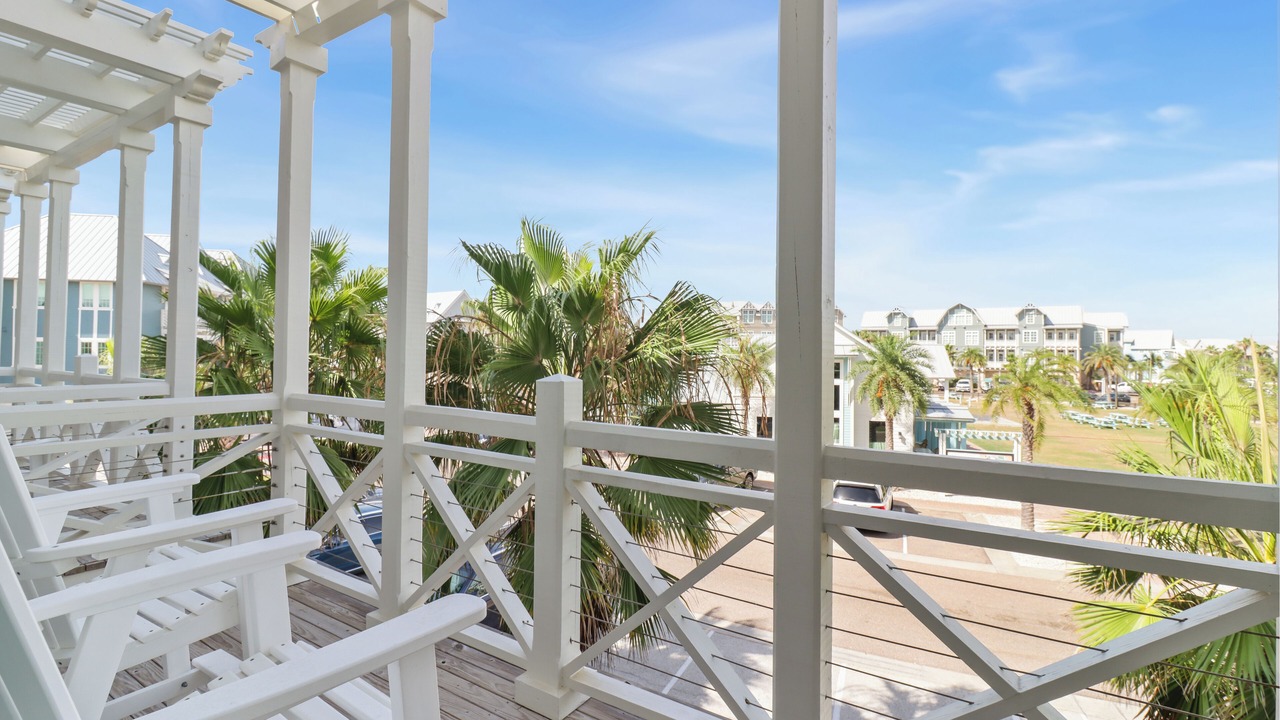 Photo of Patio Balcony in Cinnamon Shore