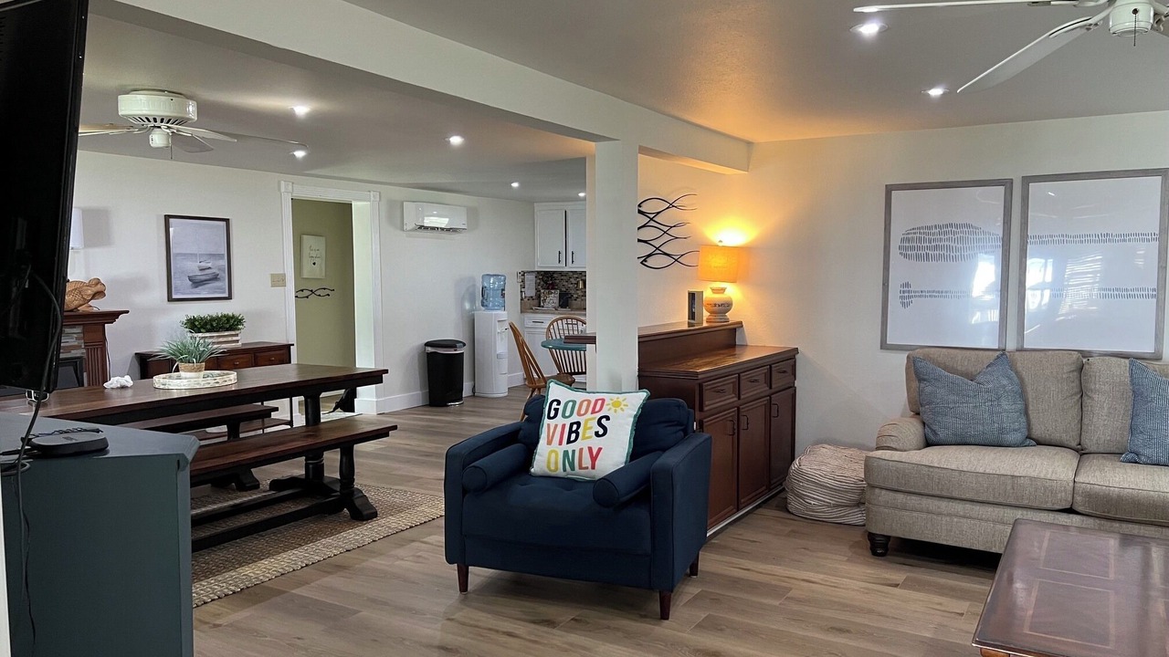 Photo of Livingroom in West Livingston
