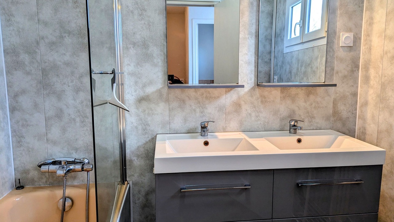 Photo of Bathroom in Poulaines