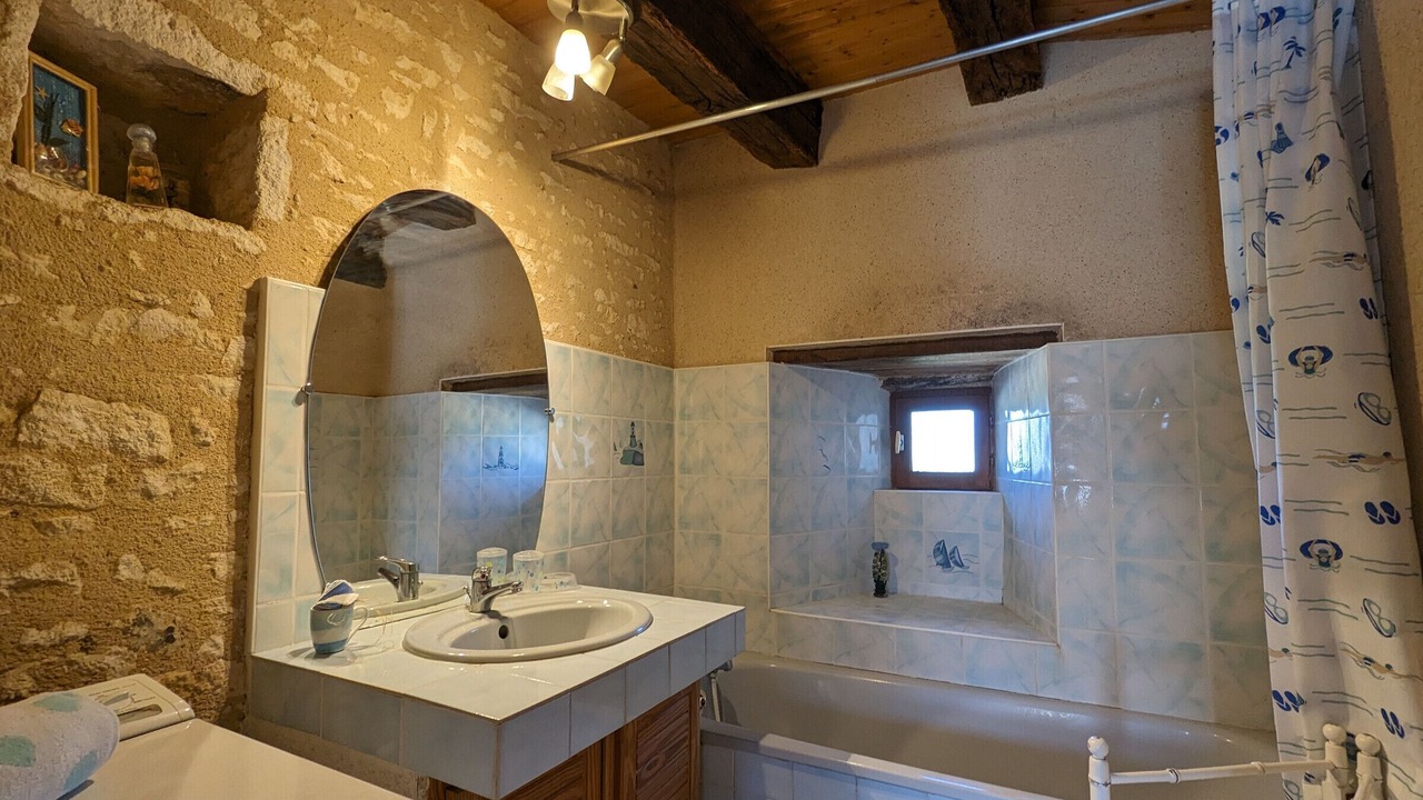Photo of Bathroom in Pouligny-Saint-Pierre